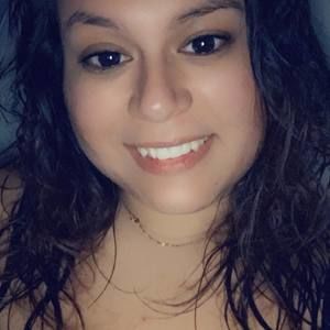 Meet your Posher, Estela